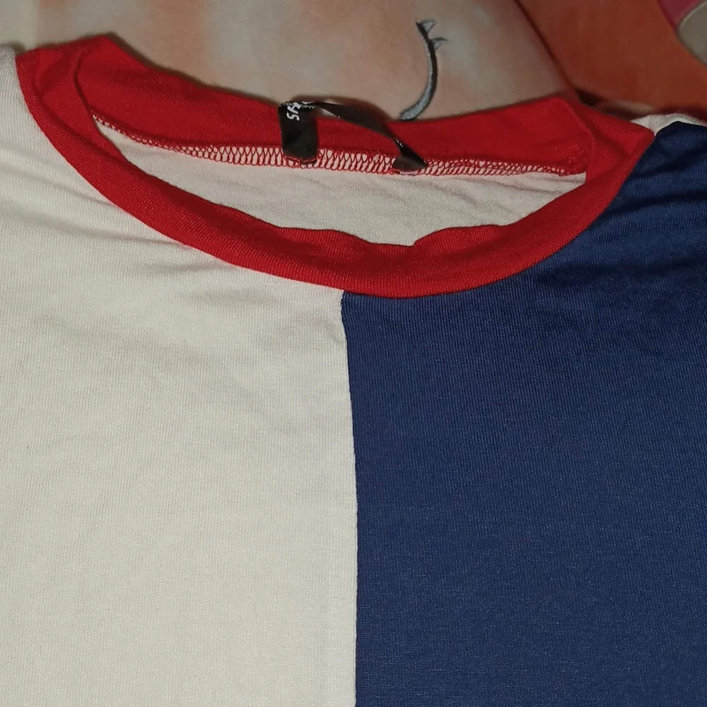 😀2/$12 New thin long sleeve - Picture 3 of 4